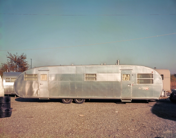 Photo showing: Royal Spartanette -- September 1952. Rolling homes.