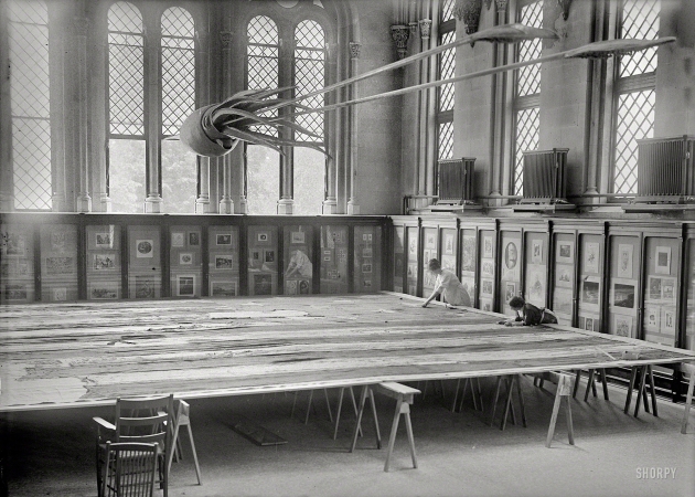 Photo showing: Stars and Tentacles -- Washington, D.C., circa 1914. National Museum. Flags -- huge American flag.