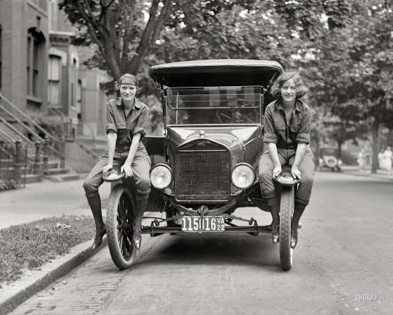 Photo showing: Model T Straddlers -- June 13, 1922. Washington, D.C. Viola LaLonde and Elizabeth Van Tuyl.