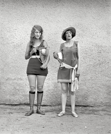 Photo showing: Beauty Contest: 1922 -- Washington Tidal Basin Beauty Contest Misses Eva Fridell, 17, and Anna Niebel.