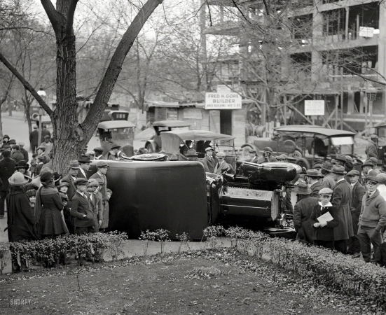 Photo showing: Tipping Point -- November 1922. Washington, D.C. Auto wreck.
