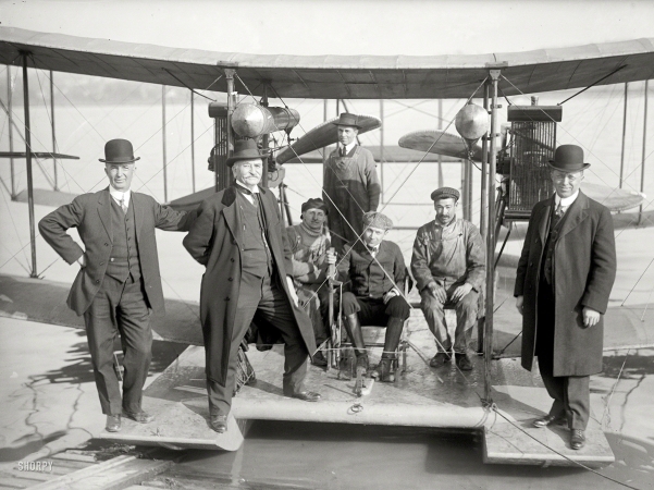 Photo showing: The Family Plane -- April 1916. Washington, D.C. Richardson tandem biplane hydroplane on the Potomac. George A. Gray at controls.