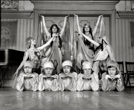 Photo showing: Danseuses Russes -- April 9, 1923. Washington, D.C. Paul Tchernikoff dancers, Russian Village Fair at Wardmann Park Inn.