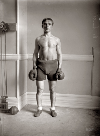 Photo showing: Cy Smith -- The Boxer Cy Smith in November 1911.