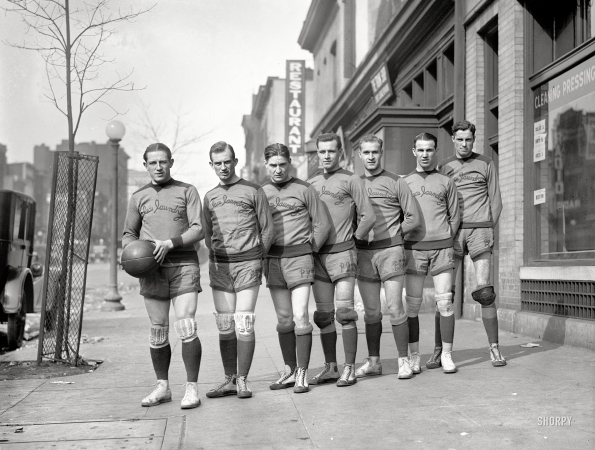 Photo showing: Palace Hoopsters -- Palace Laundry, 1924.