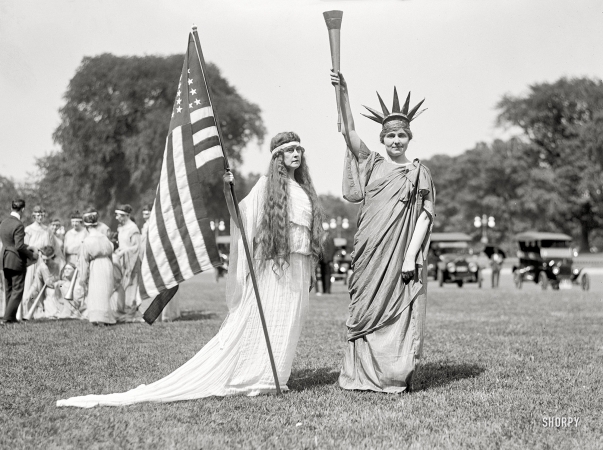 Photo showing: Living Liberty -- Washington, D.C., 1919. Fourth of July tableau on the Ellipse - 'Columbia,' 'Liberty' and dancers.