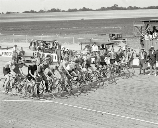 Photo showing: Speedway Racers -- July 18, 1925. Prince George's County, Maryland. Bicycle race at Laurel Speedway.