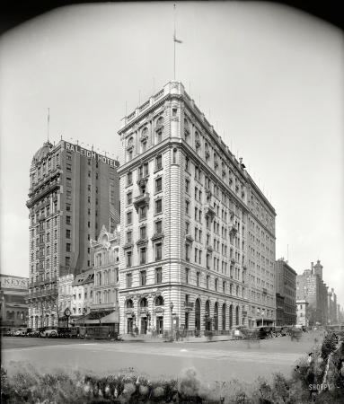 Photo showing: Washington Evening Star -- Washington, D.C., 1924. Evening Star building. Offices of the Washington Evening Star newspaper
next to the Raleigh Hotel on Pennsylvania Avenue between 11th (on the right) and 12th streets.