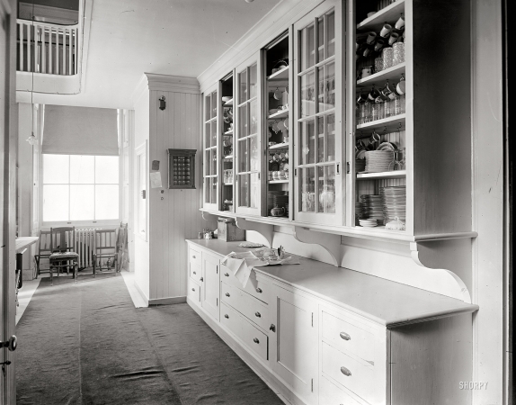 Photo showing: Executive Pantry -- The White House pantry circa 1909.