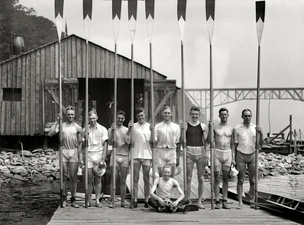 Photo showing: Cornell Crew -- June 1914. Poughkeepsie, New York. Cornell 2nd Varsity.