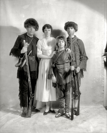 Photo showing: Fringe Festival -- Washington, D.C., circa 1923. Daniel Boone group.