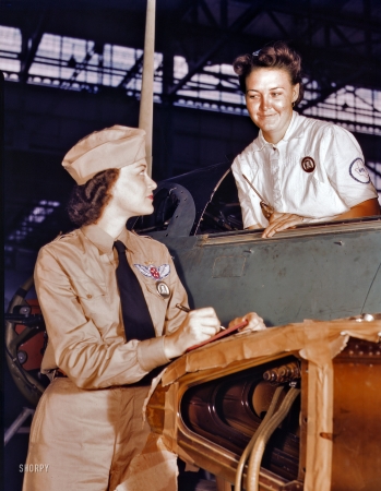 Photo showing: Wonder Women: 1942 -- Naval Air Base, Corpus Christi, Texas, August 1942.