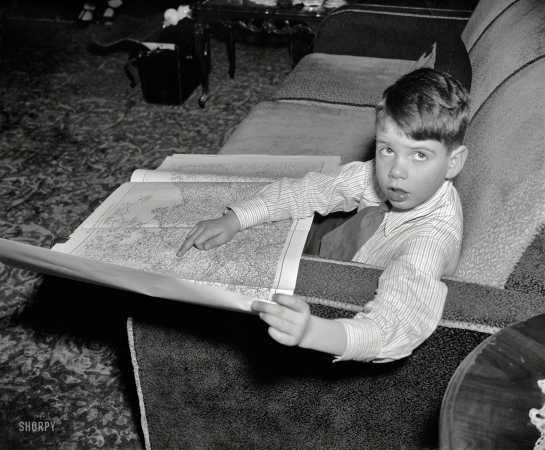 Photo showing: Ve Begin Mit Poland -- Washington, D.C., 1938. Dieter Tannenberg, son of the First Secretary of the German Embassy and Frau Tannenberg.