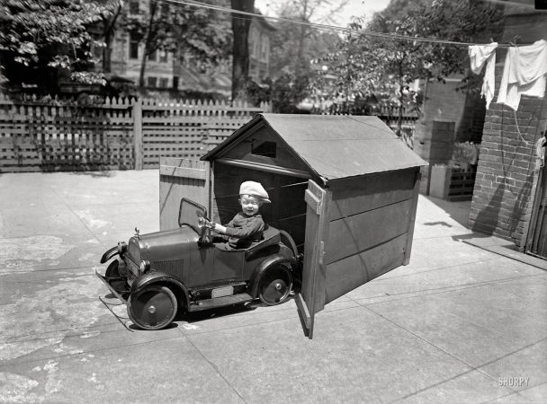 Photo showing: Out for a Spin -- Washington, D.C. May 19, 1925. Rogers Curtis Johnson.