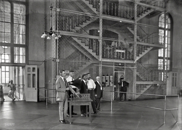 Photo showing: Now Hear This -- 1922. Washington, D.C. Radio at District jail.