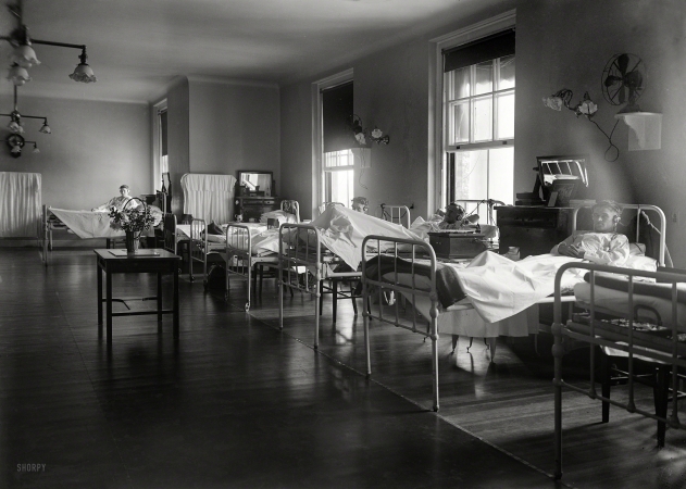 Photo showing: Radio Ward -- Washington, D.C., 1924. Walter Reed Hospital. Scene in one of the wards
where the bed of every soldier is equipped with a set of radio earphones.