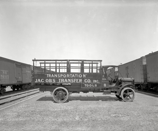 Photo showing: Monster Truck -- Washington, D.C., circa 1917. Harry Haas -- Jacobs truck.