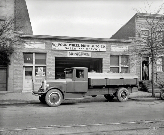 Photo showing: FWD Oil Tanker -- 1926. Washington, D.C. Four Wheel Drive Auto Co. oil truck, H Street N.E.