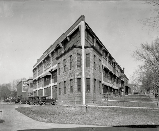 Photo showing: Woodies Warehouse -- Circa 1927. Woodward & Lothrop warehouse. Manufacturing plant for the long-gone D.C. department store.