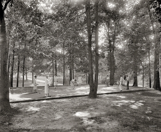 Photo showing: Mallets in Wonderland -- Takoma Park, Maryland. Washington Sanitarium -- croquet.