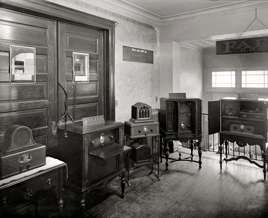 Photo showing: FADA Radio -- Washington, D.C., circa 1929. Loomis Radio School. A display of Fada radio sets.