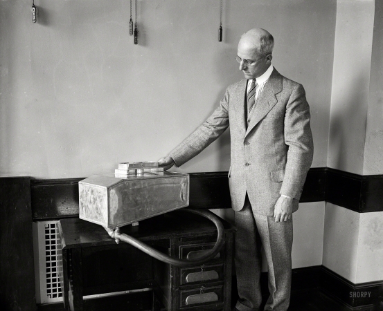 Photo showing: Desktop Model -- May 1926. NO CAPTION.