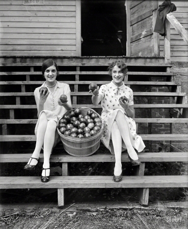 Photo showing: Apple Saucy -- Washington, D.C., 1927. Girls with apples.