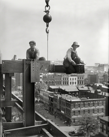 Photo showing: Steeplejacks -- Summer 1929. Washington, D.C. Workers on building under construction.