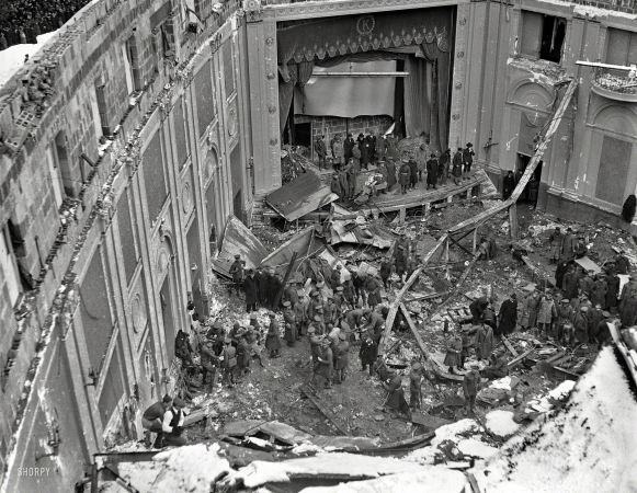 Photo showing: Knickerbocker Disaster -- Jan. 29, 1922. Washington, D.C. Knickerbocker after collapse.