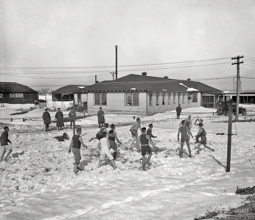 Photo showing: Polar Volleyball -- February 1922. Washington, D.C. Barefoot volleyball in snow.