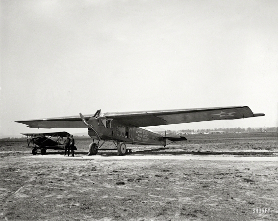 Photo showing: The Big Fokker -- The U.S. Army Air Service Fokker T-2 that made a nonstop transcontinental run from New York to California
in just under 27 hours in May 1923 piloted by Lieutenants Oakley Kelly and John Macready. 