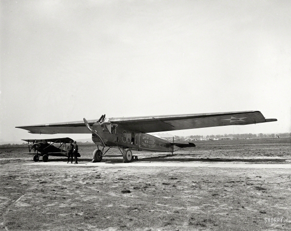 Photo showing: The Big Fokker -- The U.S. Army Air Service Fokker T-2 that made a nonstop transcontinental run from New York to California
in just under 27 hours in May 1923 piloted by Lieutenants Oakley Kelly and John Macready. 