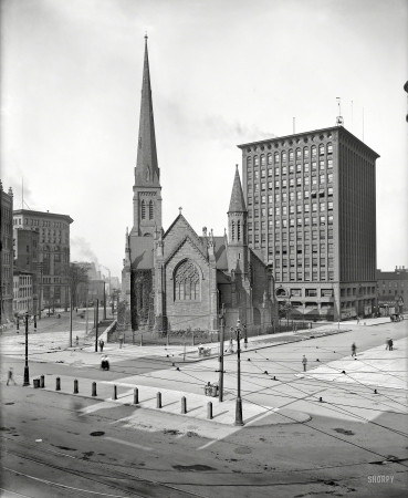 Photo showing: Bustling Buffalo -- Circa 1900. St. Paul's Episcopal Cathedral, Buffalo, New York.