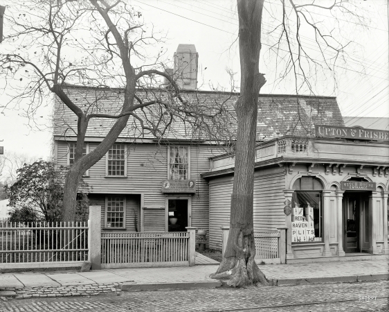 Photo showing: Ye Old Witch House -- Salem, Massachusetts, circa 1901. The Witch House.
