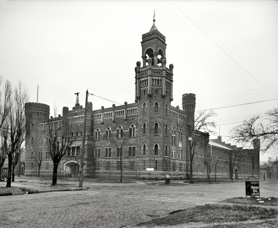 Photo showing: National Guard Armory -- Cleveland, Ohio, circa 1901. Armory of the Ohio National Guard.