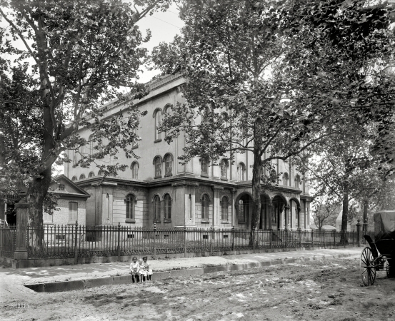Photo showing: Alabama Medical College -- Mobile, Alabama, circa 1901. Alabama Medical College.