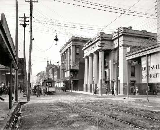 Photo showing: Mobile, Alabama -- Hotel Windsor and Royal Street, circa 1901.