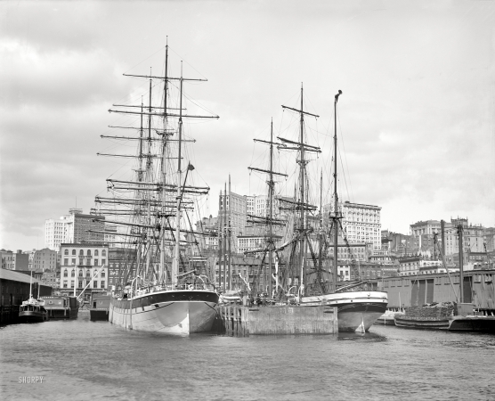 Photo showing: East River Docks -- New York City circa 1900. Shipping at East River docks. 8x10 glass negative.