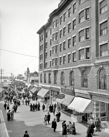 Photo showing: Immense Chewing Candy -- The Jersey shore circa 1904. Young's Hotel and Boardwalk, Atlantic City.