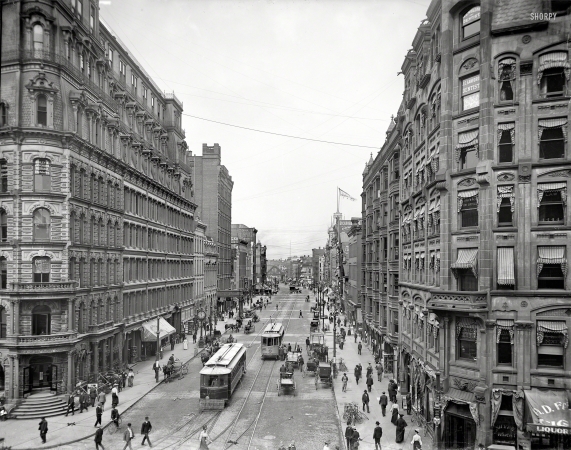 Photo showing: State Street -- Rochester, New York, circa 1904.