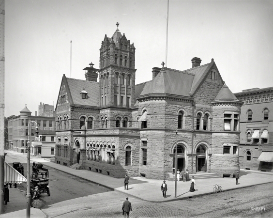 Photo showing: Federal Castle -- Circa 1905. Federal building -- Springfield, Mass. Custom House and Post Office.