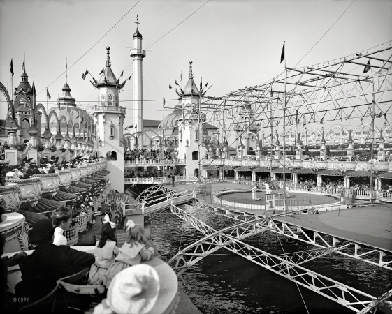 Photo showing: Luna Park, Coney Island -- New York circa 1905. In Luna Park, Coney Island.