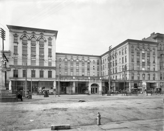 Photo showing: The Albion -- Augusta, Georgia, circa 1905. The Albion Hotel.