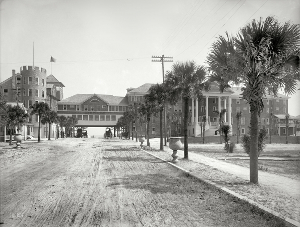 Photo showing: The Clarendon -- Daytona Beach circa 1905. The Clarendon Hotel, Seabreeze, Florida.