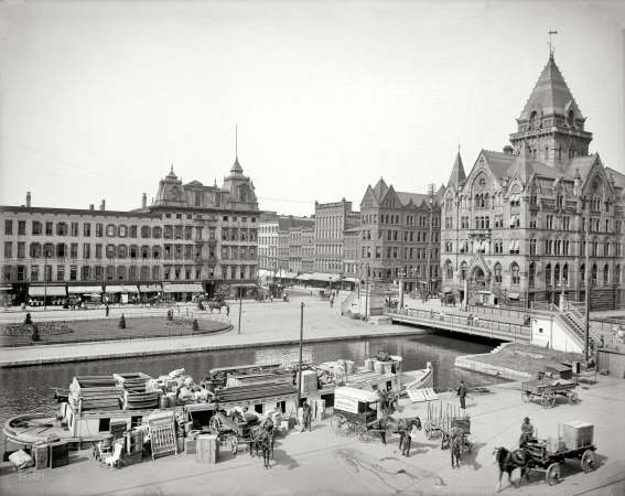 Photo showing: Clinton Square -- Syracuse, New York, circa 1905. On the Erie Canal.