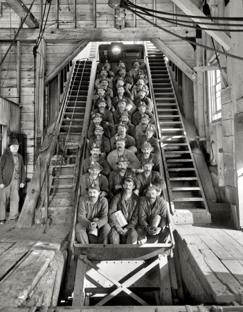 Photo showing: Not As Fun As It Looks -- Calumet, Michigan, circa 1905. Copper miners coming up from Hecla Shaft No. 2.
