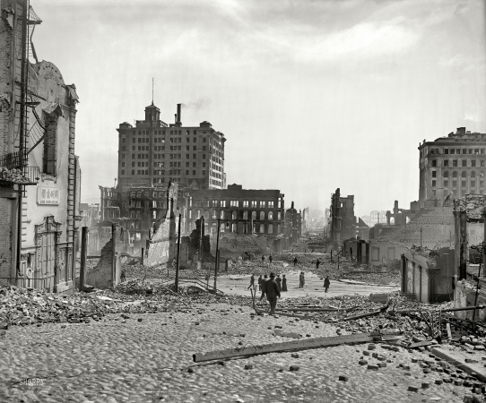 Photo showing: Ruined Chinatown -- San Francisco after the earthquake, April 1906. Pine Street below Kearney.