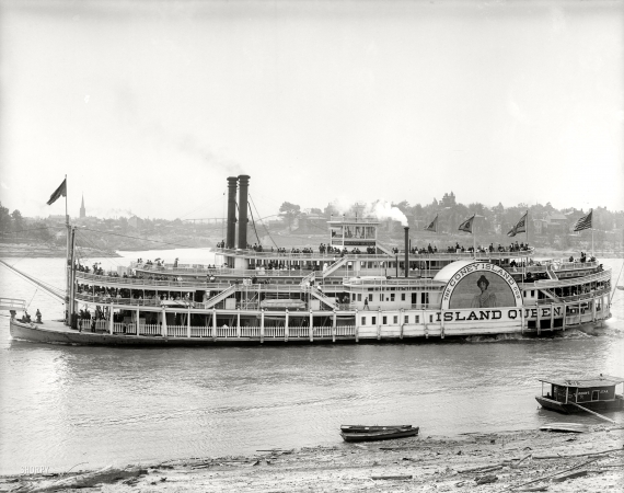 Photo showing: The Island Queen -- The Ohio River circa 1906. Coney Island Co. sidewheeler Island Queen at Cincinnati.