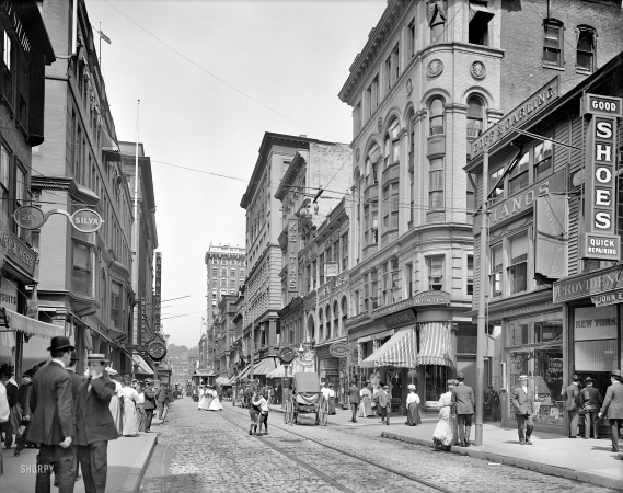 Photo showing: Shopping Providence -- Westminster Street, Providence, Rhode Island, circa 1903.