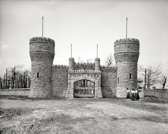 Photo showing: Point Park -- Lookout Mountain, Tennessee, circa 1907. Entrance to Point Park.